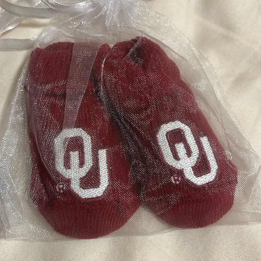 NEW Two Pair Creative Knitwear University Oklahoma Sooners Newborn Bootie Socks